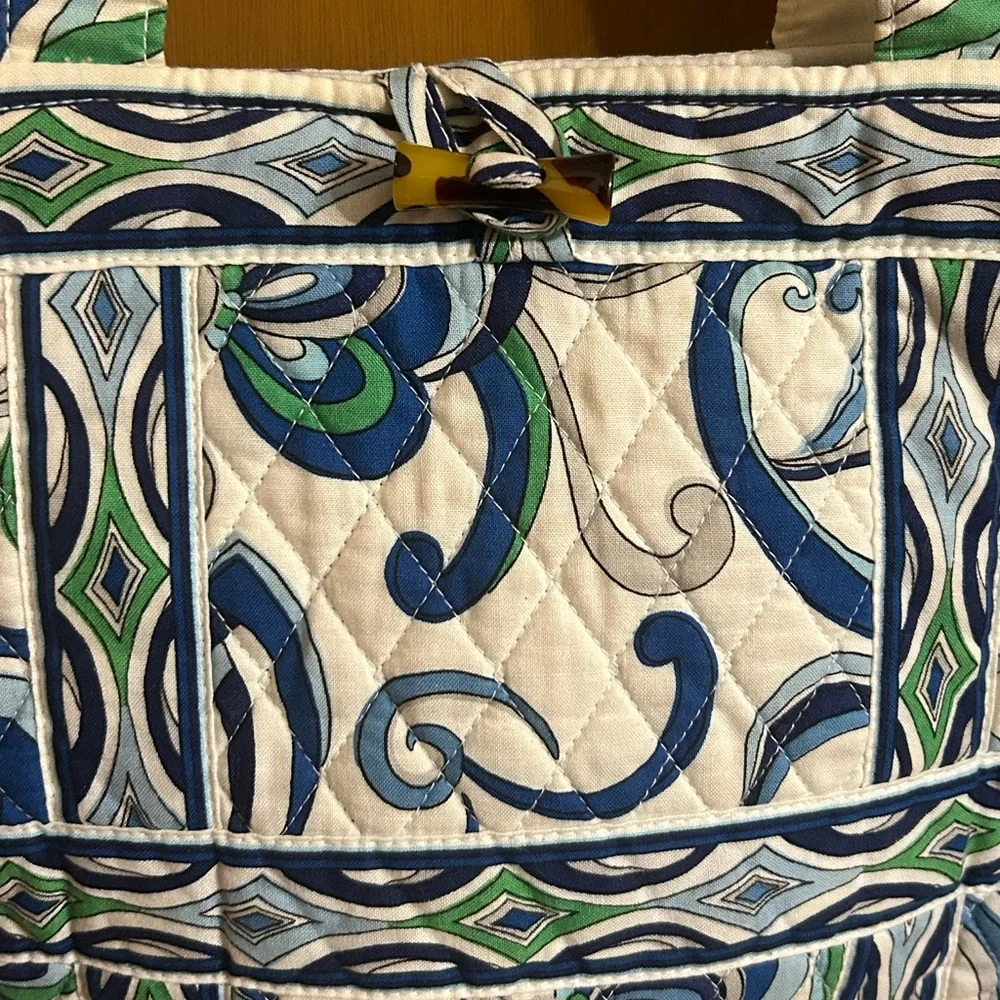 Vera Bradley Villager‎ Tote Bag in Mediterranean White Purse Retired